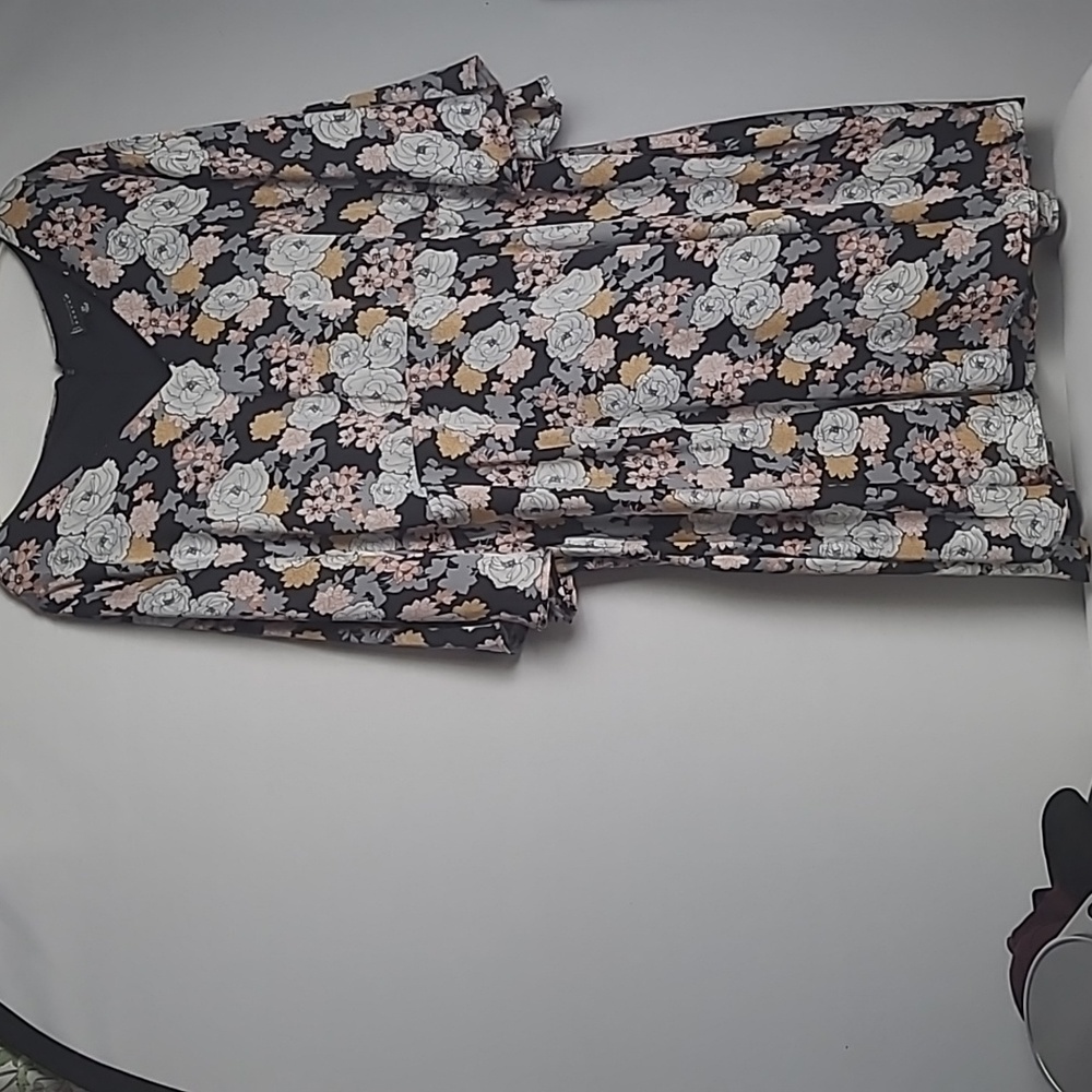 BOBEAU PLUS SIZE BLACK/WHITE SEMI SHEER FLORAL DRESS MIDI BELL SLEEVE SIZE 2X